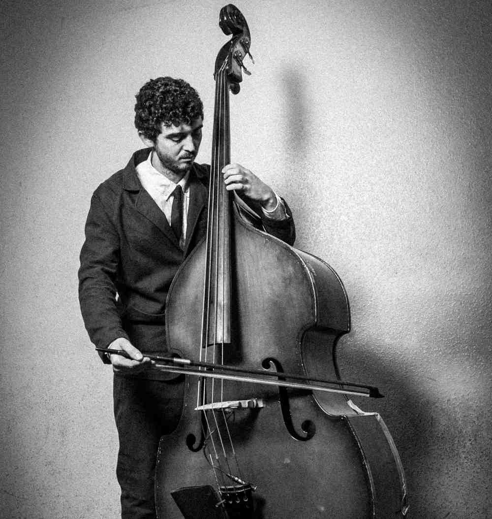 Double-Bass-Vintage-B&W