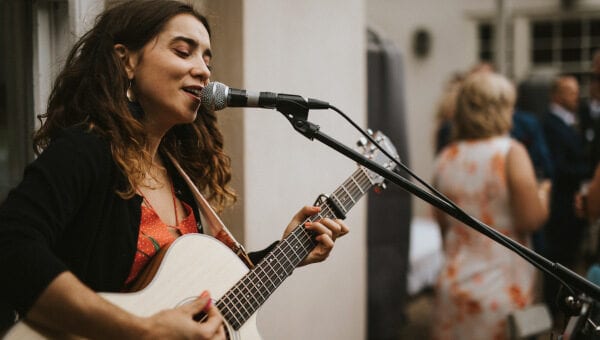 Talking-With-Fireworks-Acoustic-Band-For-Hire
