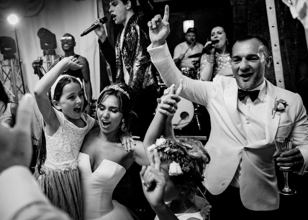 How Much Does It REALLY Cost To Hire A Live Wedding Band In 2023