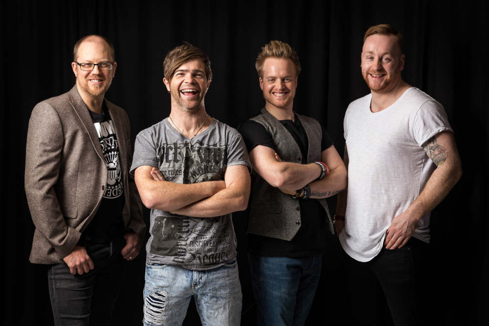 Acoustic-Captain-Band-For-Hire-Laughing