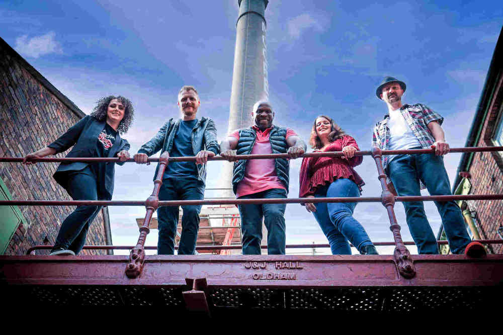 Soul-Diamonds-Funk-And-Disco-Wedding-Band-For-Hire-Bridge
